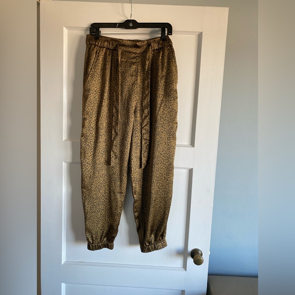 JOIE Large print pants.